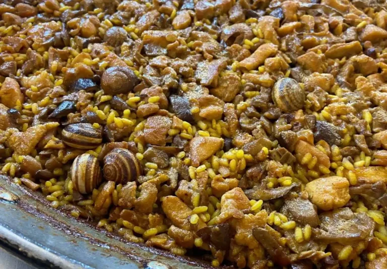 Plato de arroz de calidad con marisco